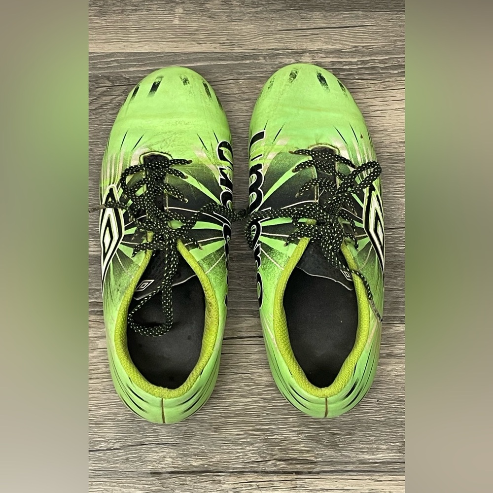 Umbro Lime Green‎ Athletic Cleats